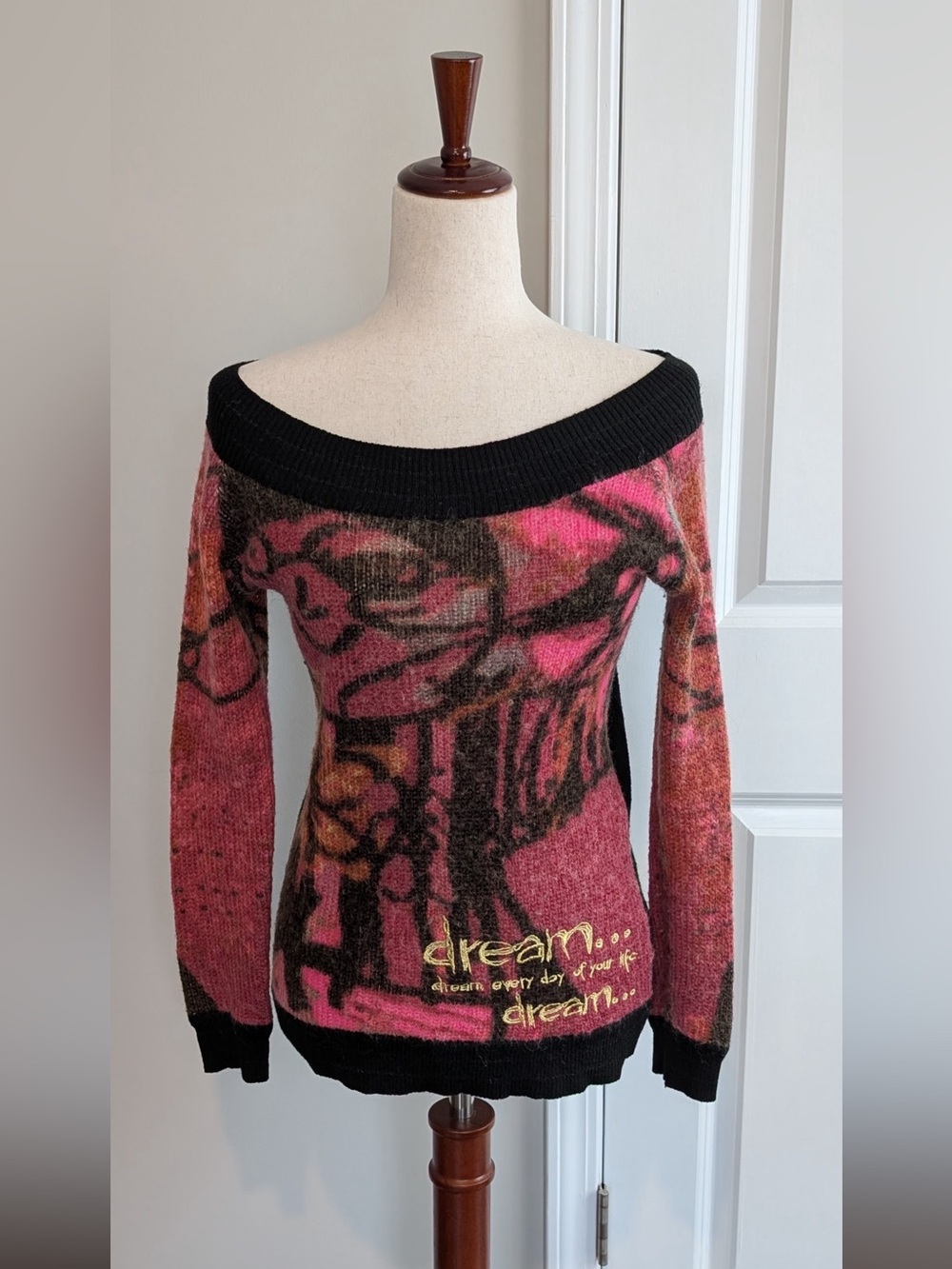 Desigual Women’s Boat Neck Dream Off The Shoulder Sweater Pink Black